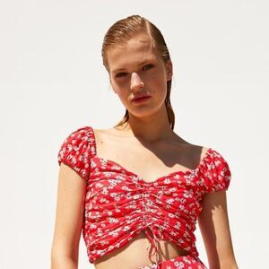 Zara red white floral ruched cinch tie front smocked cap sleeve crop top